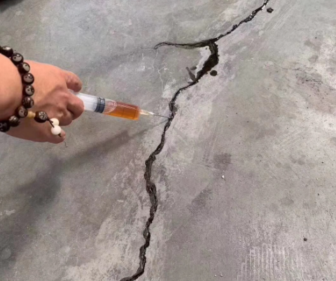 罗山混凝土裂缝修补技术详解​